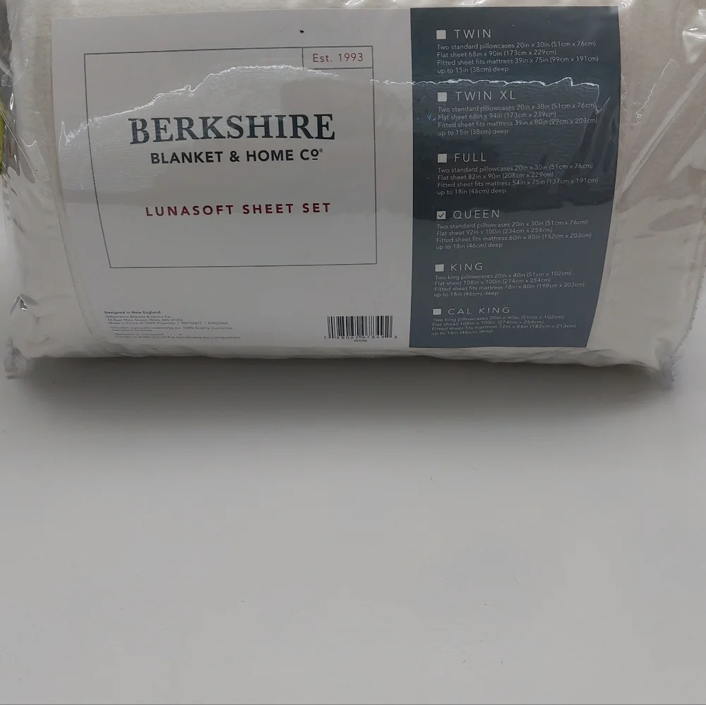 Berkshire Blanket Luna Soft Sheet Set Queen NWT